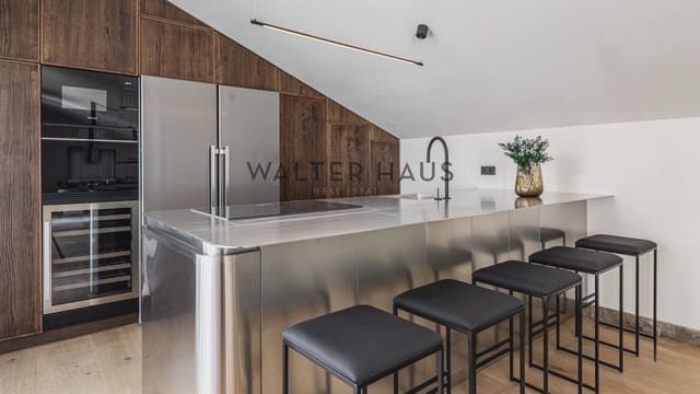 3 soveværelse Lejlighed til salg i Castellana, Madrid by med swimmingpool - € 4.895.000 (Ref: 10176061)