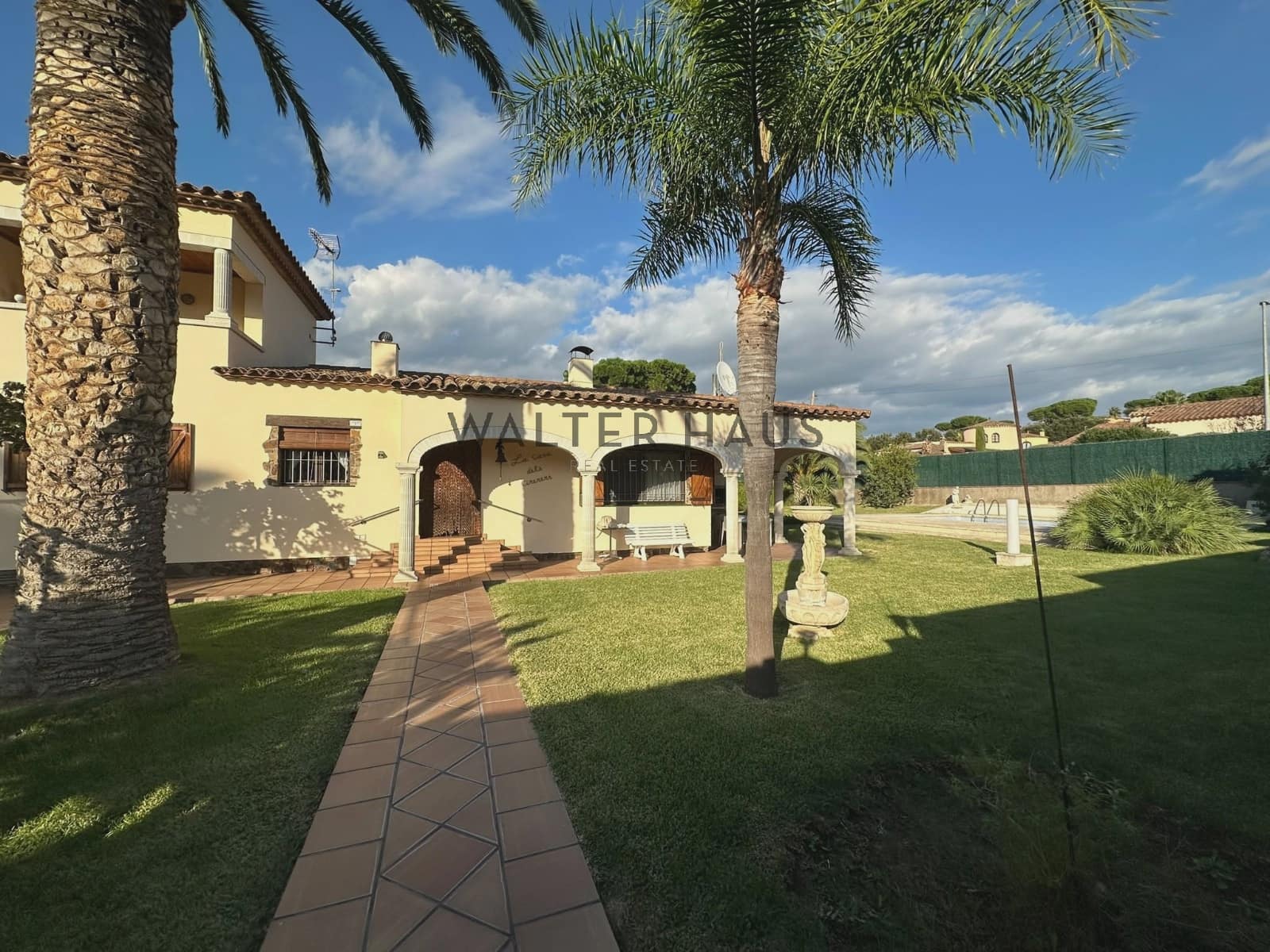 5 bedroom Villa for sale in Calonge i Sant Antoni with pool garage - € 1,050,000 (Ref: 10177511)
