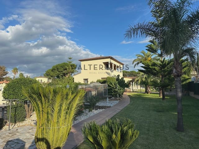 5 bedroom Villa for sale in Calonge i Sant Antoni with pool garage - € 1,050,000 (Ref: 10177511)