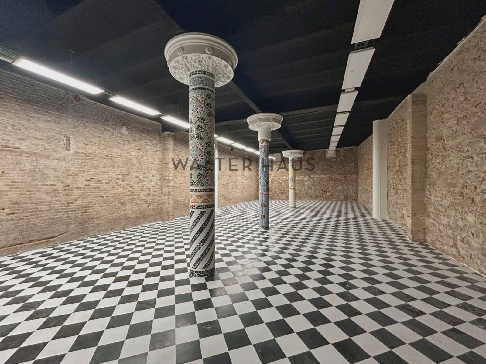 Commercial for rent in Barcelona city - € 3,500 (Ref: 10179644)