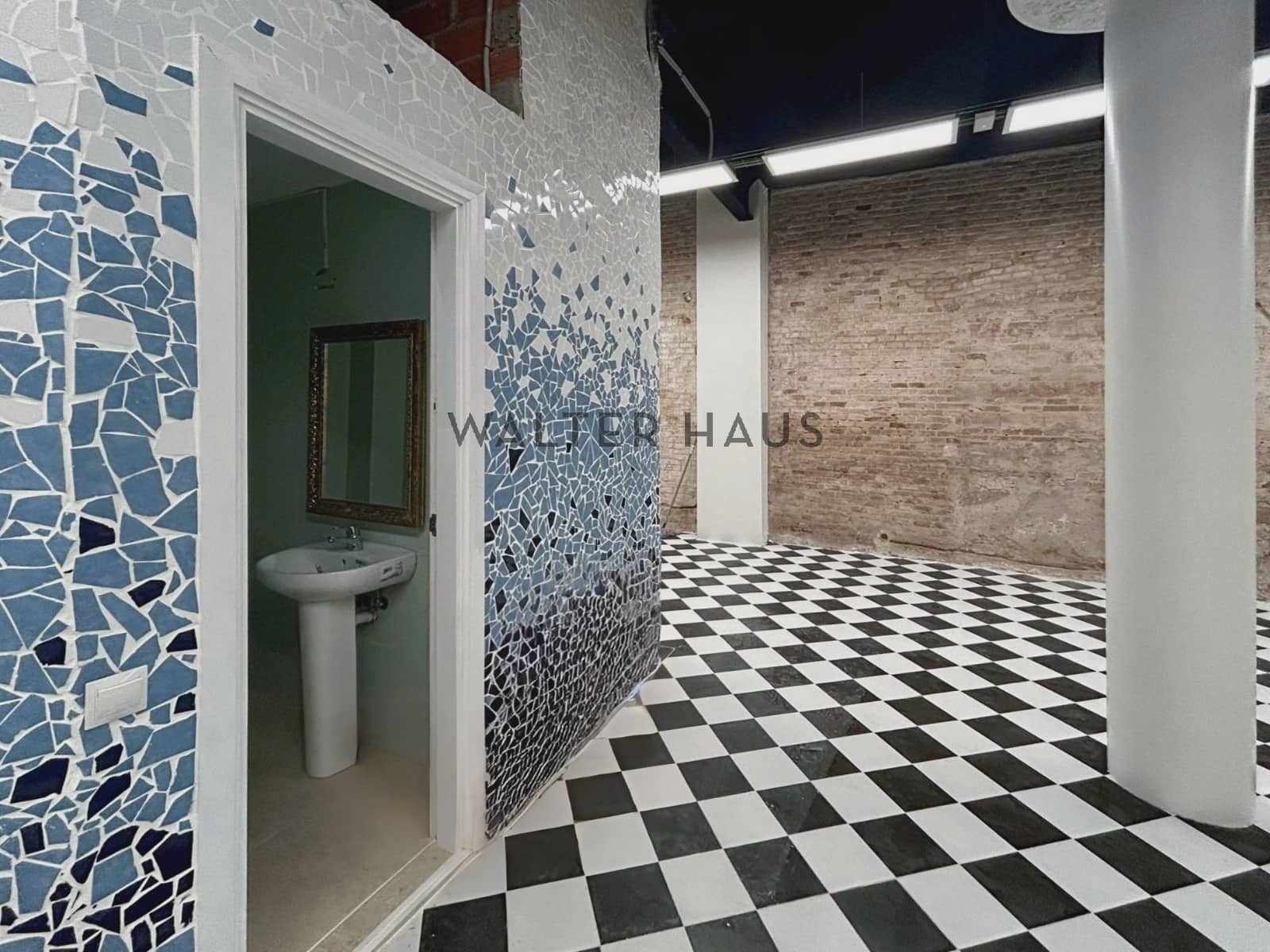 Commercial for rent in Barcelona city - € 3,500 (Ref: 10179644)