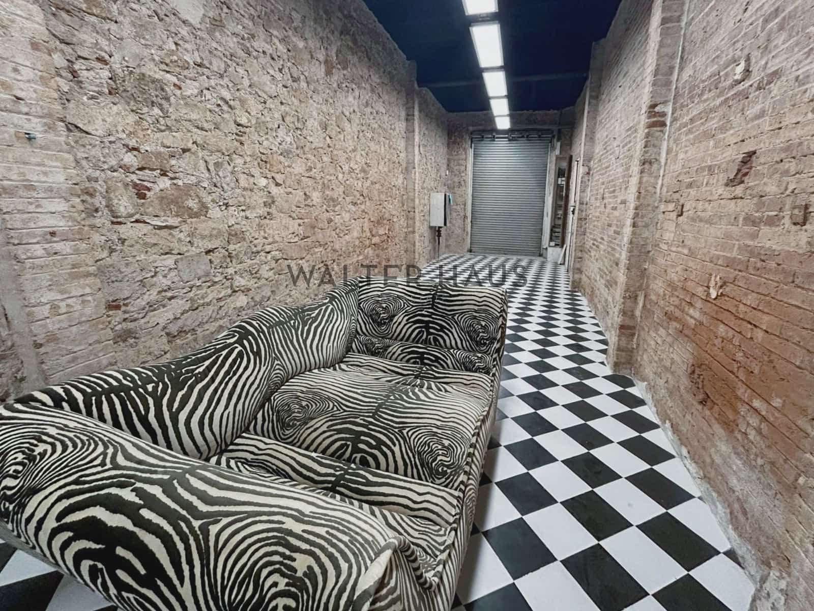 Commercial for rent in Barcelona city - € 3,500 (Ref: 10179644)