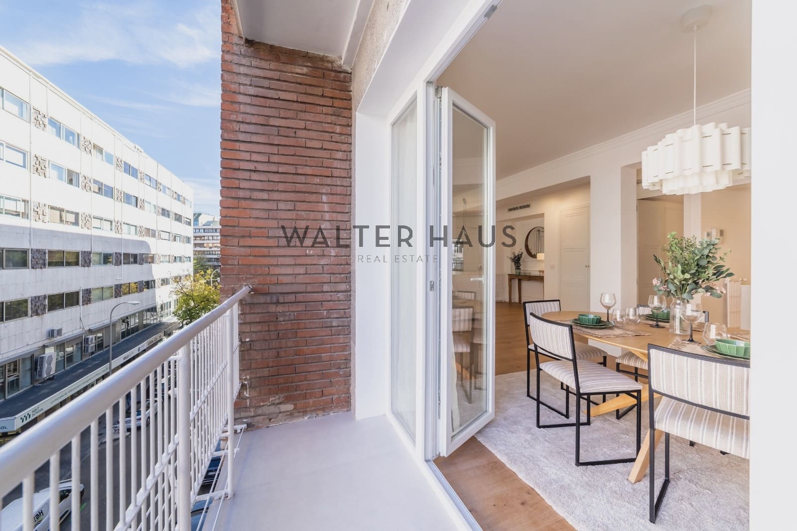 3 soveværelse Lejlighed til salg i Madrid by - € 1.690.000 (Ref: 10181994)