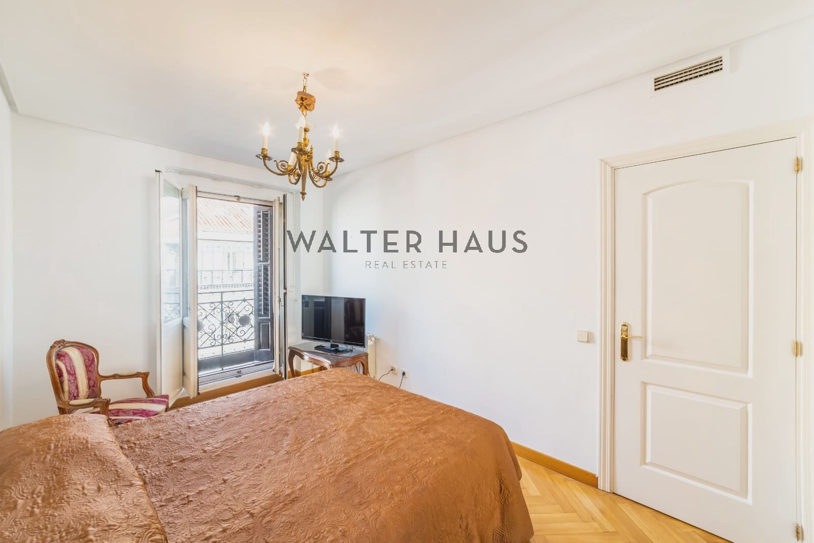 2 slaapkamer Flat te koop in Madrid stad - € 2.250.000 (Ref: 10185310)
