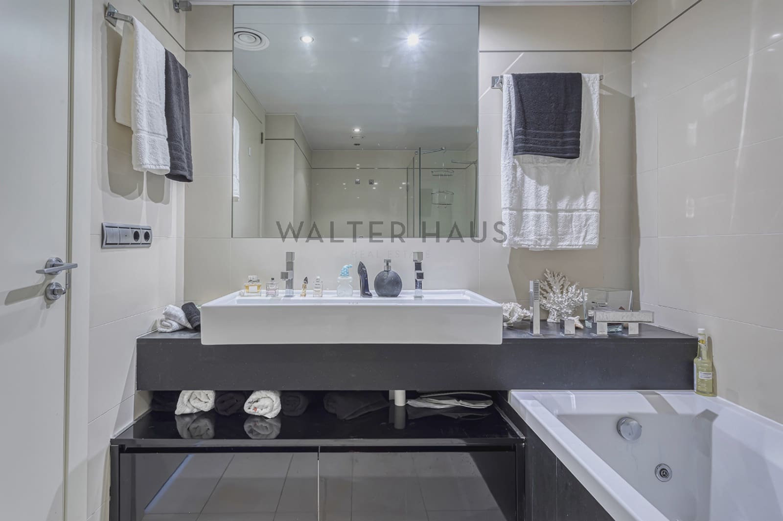 3 soveværelse Lejlighed til salg i Barcelona by - € 1.850.000 (Ref: 7369236)