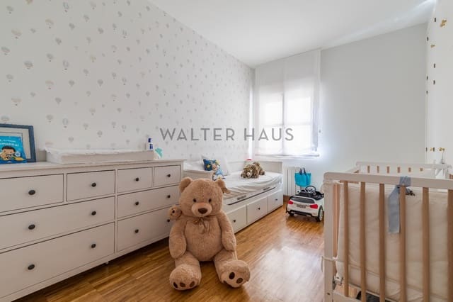 3 soveværelse Lejlighed til leje i Almagro, Madrid by med swimmingpool - € 3.150 (Ref: 7741062)