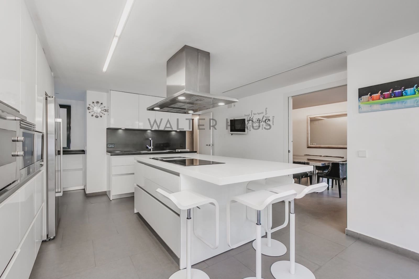 8 bedroom Villa for sale in Madrid city with pool garage - € 4,500,000 (Ref: 8035378)