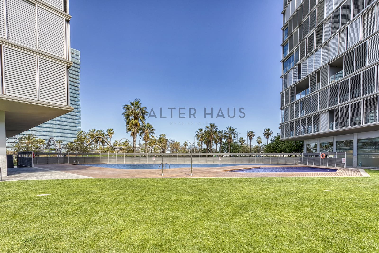 4 bedroom Flat for sale in Diagonal Mar i El Front Marítim del Poblenou