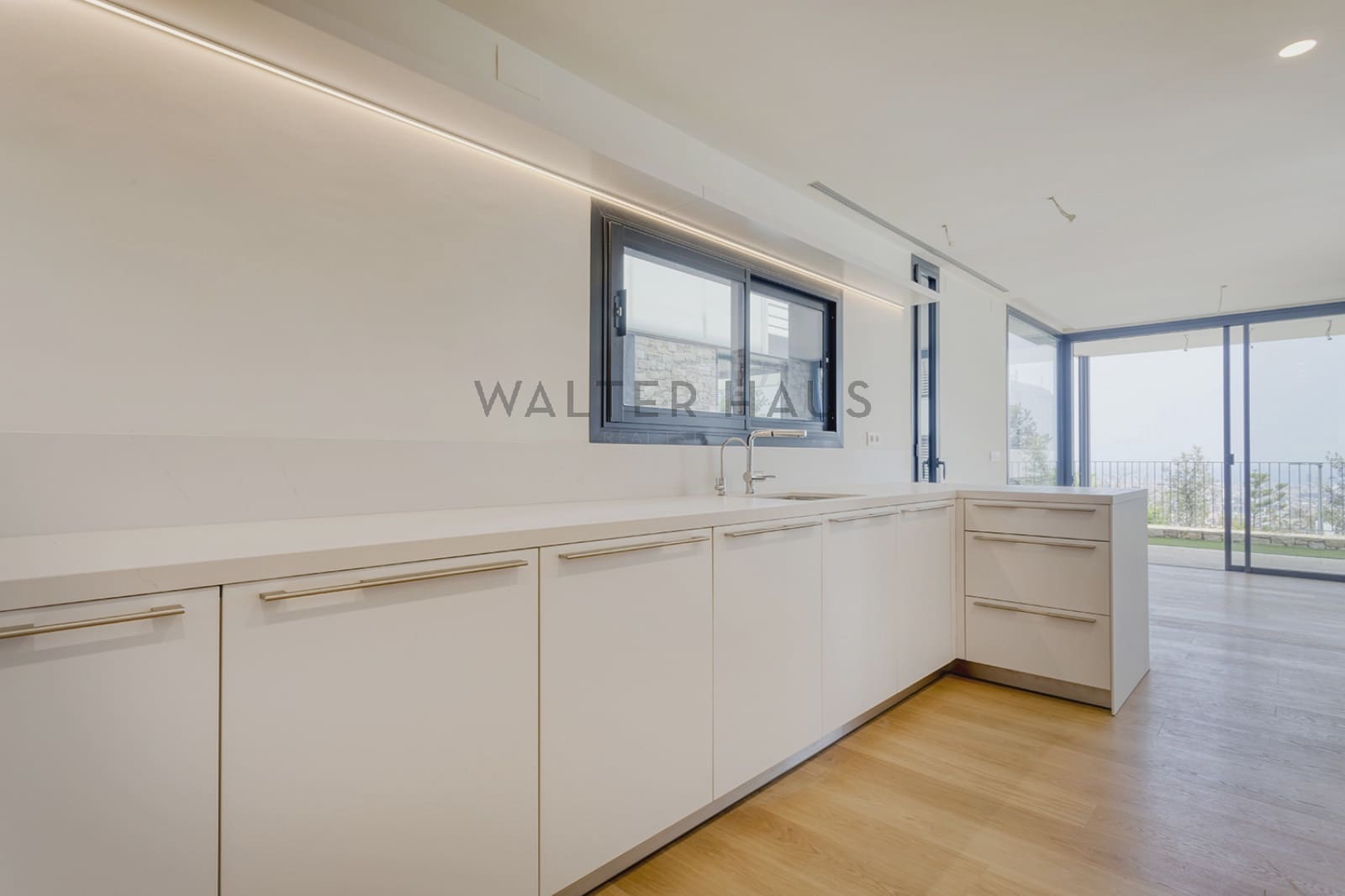 6 bedroom Villa for rent in Barcelona city with pool - € 15,000 (Ref: 8060311)