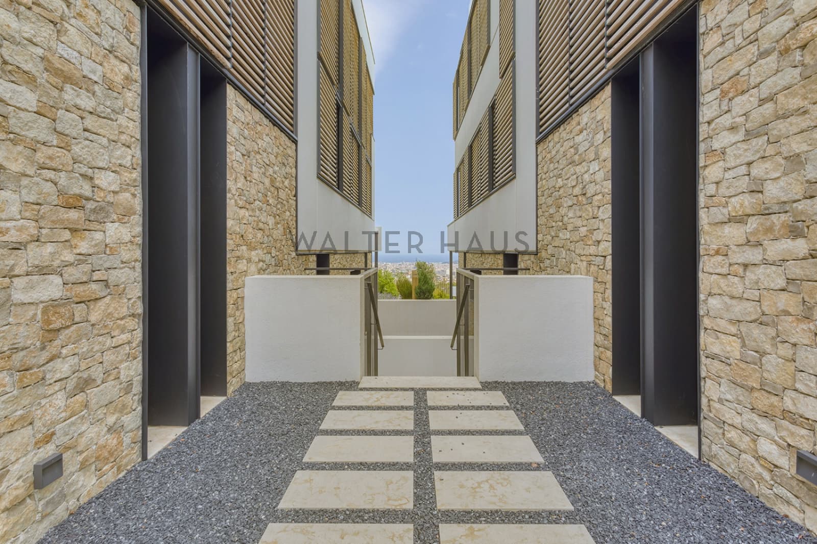 6 bedroom Villa for rent in Barcelona city with pool - € 15,000 (Ref: 8060311)