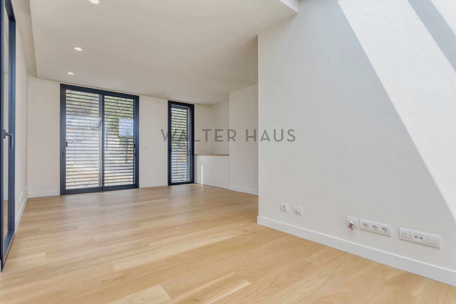 6 bedroom Villa for rent in Barcelona city with pool - € 15,000 (Ref: 8060311)