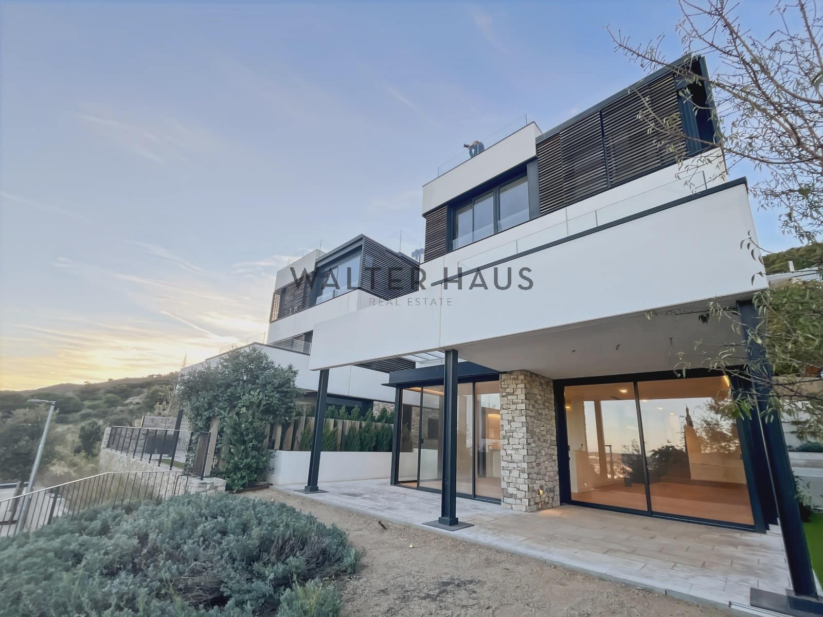 6 soveværelse Villa til leje i Barcelona by med swimmingpool - € 15.000 (Ref: 8060311)