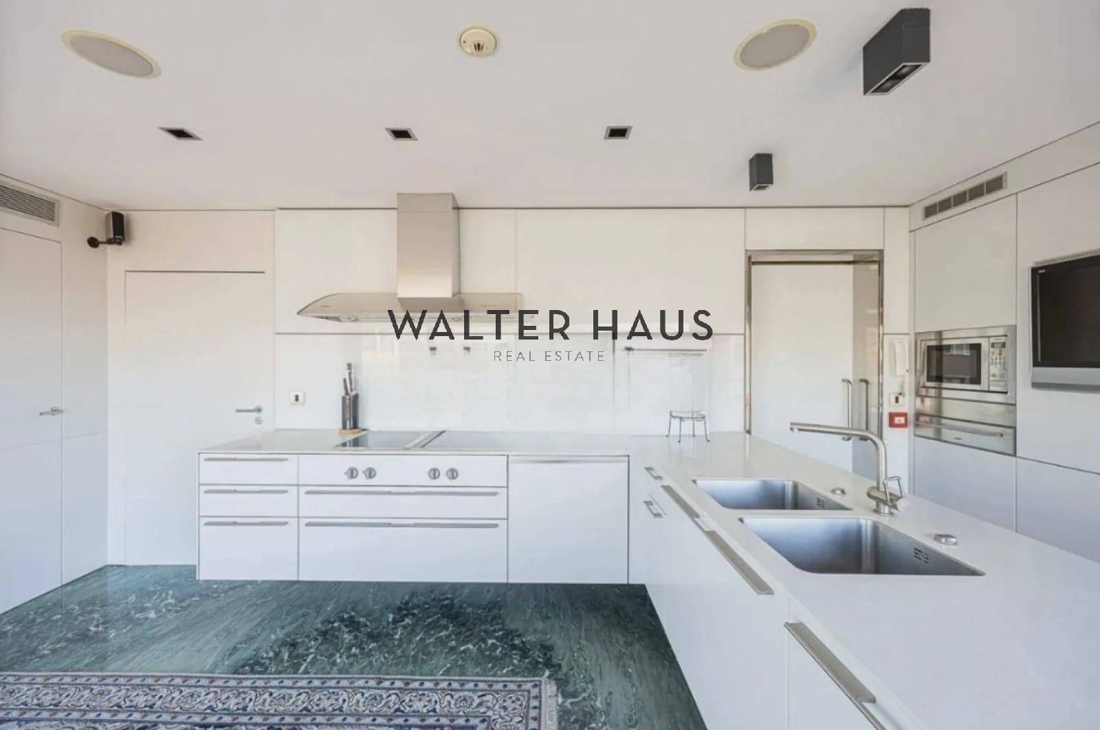 5 soveværelse Penthouse til leje i Barcelona by med swimmingpool - € 8.000 (Ref: 8129085)