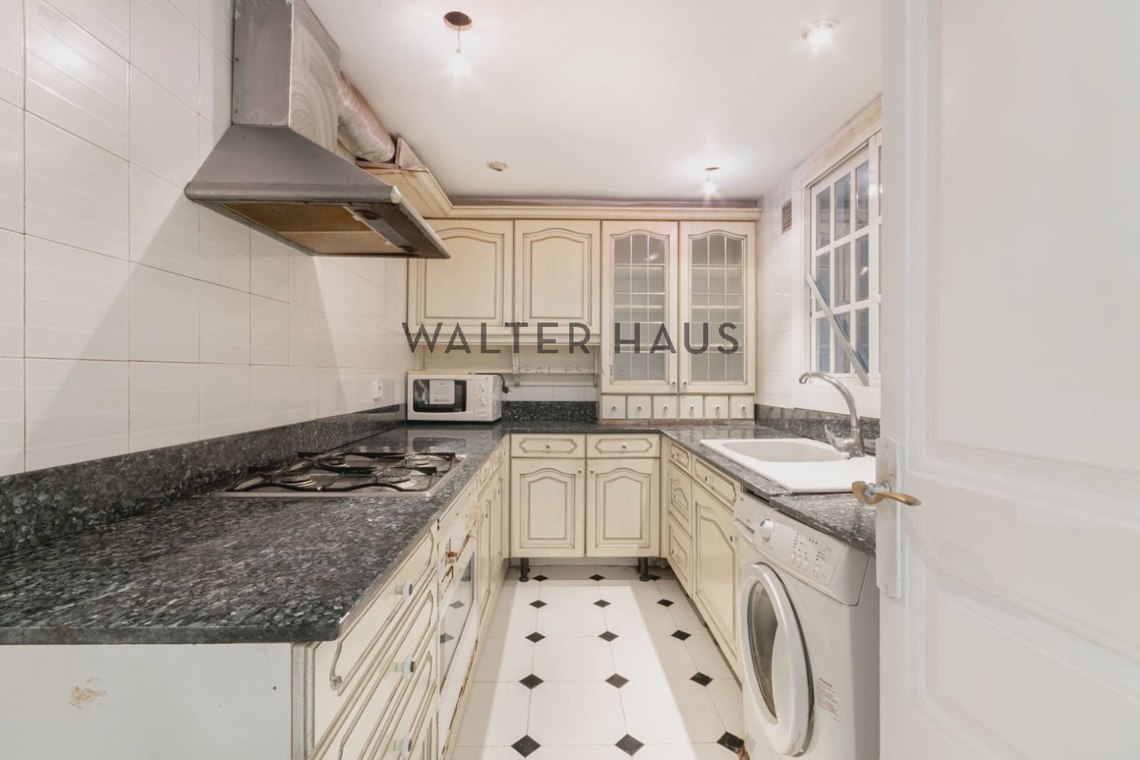 5 soveværelse Lejlighed til salg i Barcelona by med swimmingpool - € 1.600.000 (Ref: 8153027)