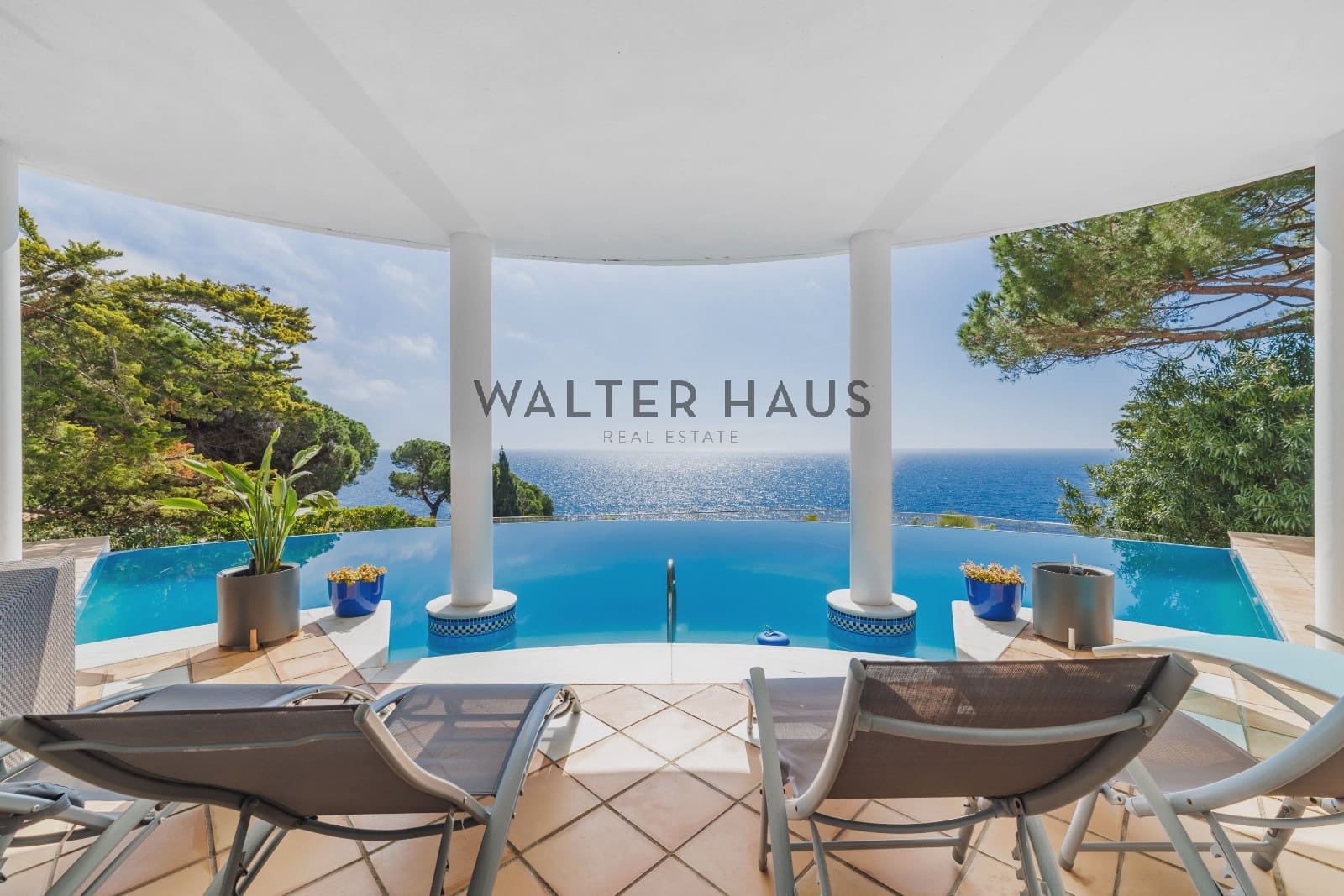 4 soveværelse Villa til salg i Lloret de Mar med swimmingpool - € 2.950.000 (Ref: 8211881)