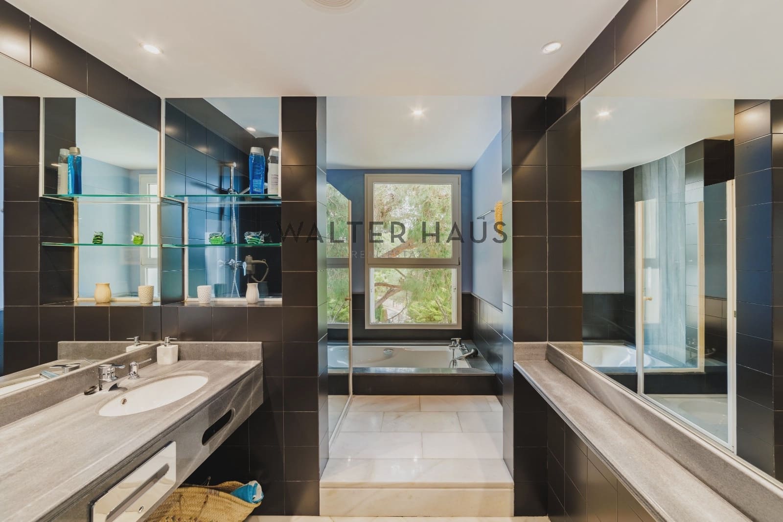 4 soveværelse Villa til salg i Lloret de Mar med swimmingpool - € 2.950.000 (Ref: 8211881)