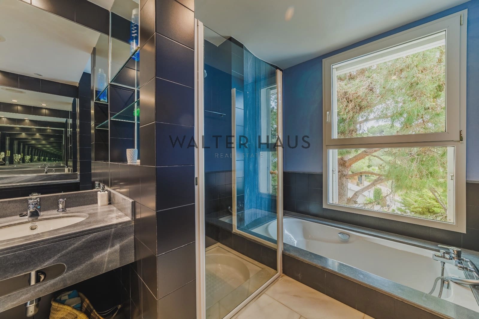 4 soveværelse Villa til salg i Lloret de Mar med swimmingpool - € 2.950.000 (Ref: 8211881)