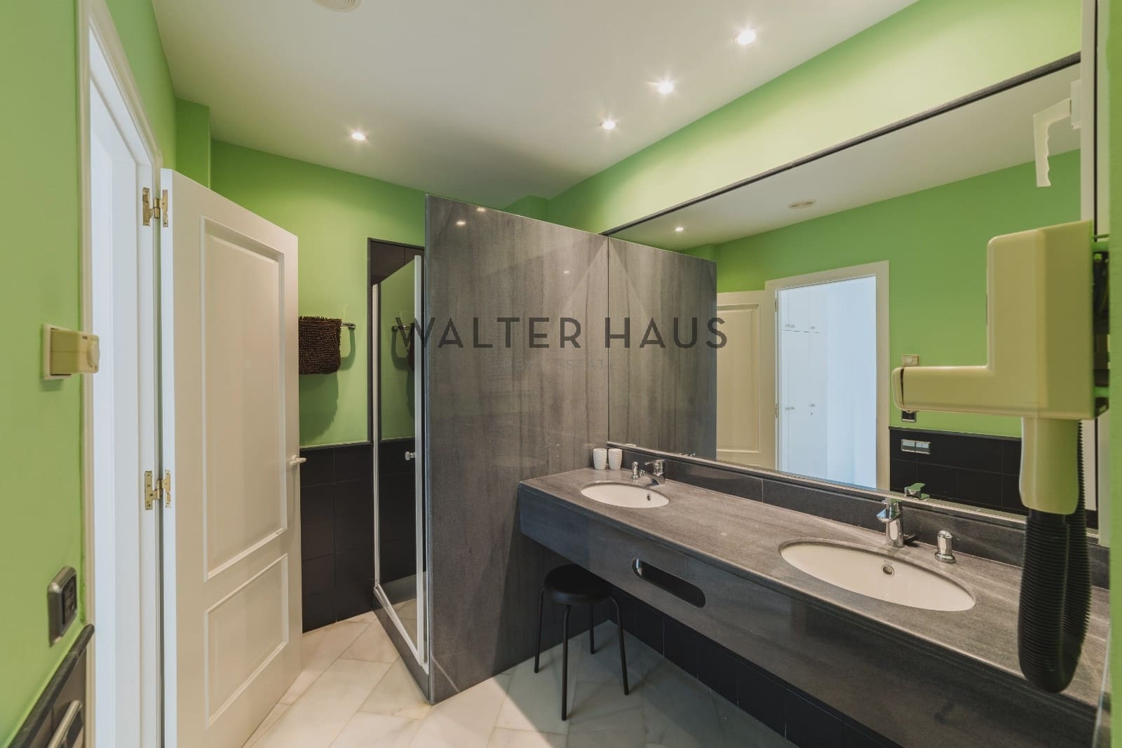 4 soveværelse Villa til salg i Lloret de Mar med swimmingpool - € 2.950.000 (Ref: 8211881)