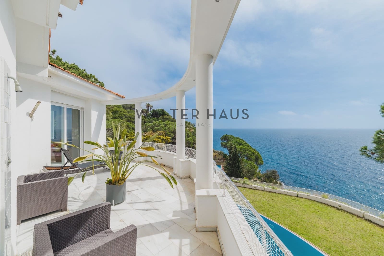 4 soveværelse Villa til salg i Lloret de Mar med swimmingpool - € 2.950.000 (Ref: 8211881)