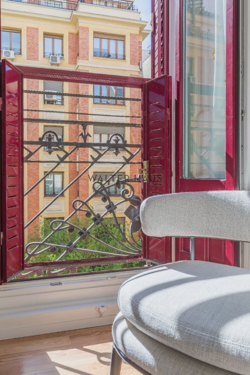 3 bedroom Flat for sale in Madrid city with pool - € 2,400,000 (Ref: 8221773)