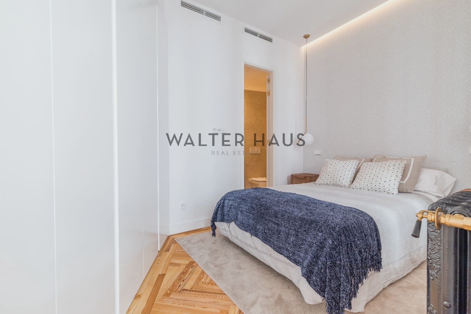 3 bedroom Flat for sale in Madrid city with pool - € 2,400,000 (Ref: 8221773)