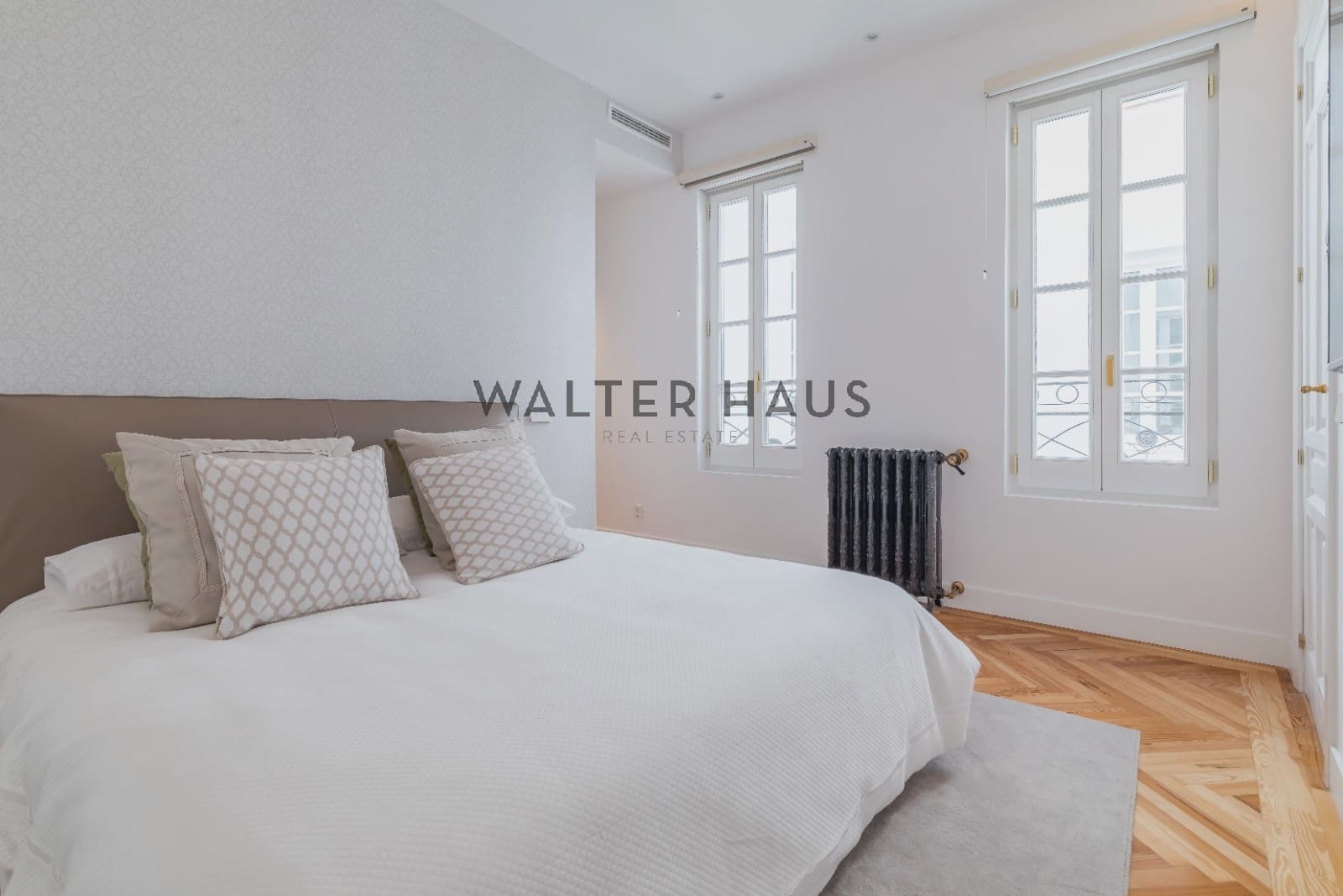 3 bedroom Flat for sale in Madrid city with pool - € 2,400,000 (Ref: 8221773)