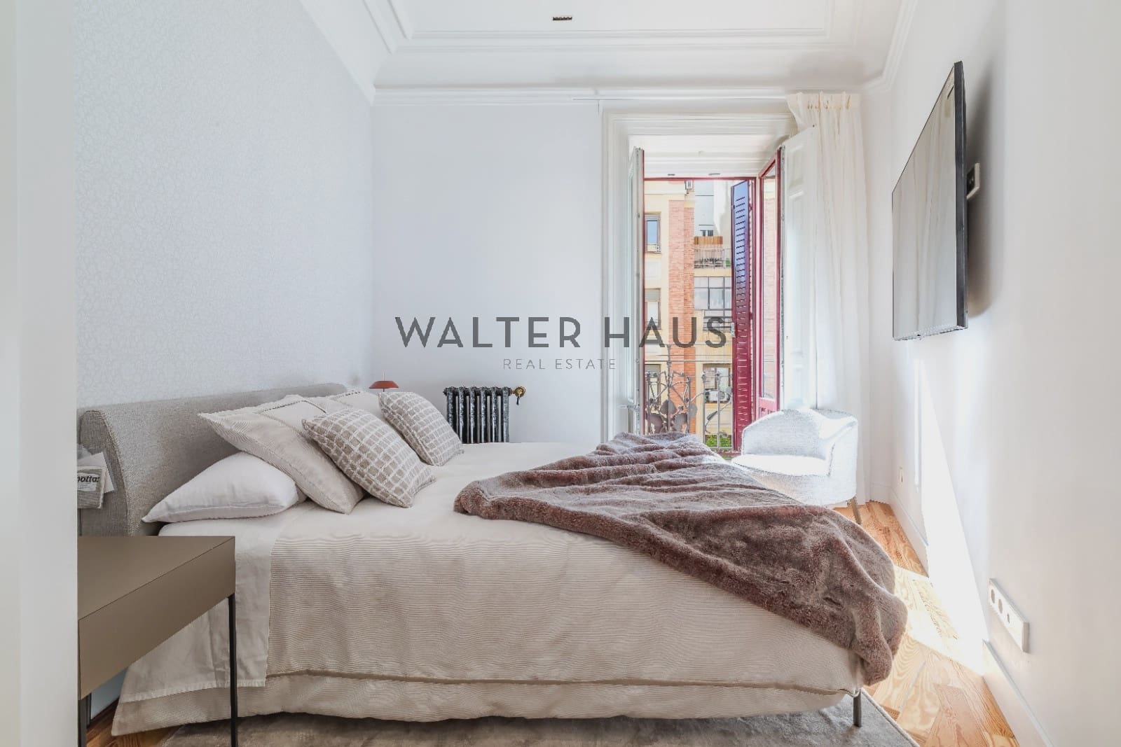 3 bedroom Flat for sale in Madrid city with pool - € 2,400,000 (Ref: 8221773)