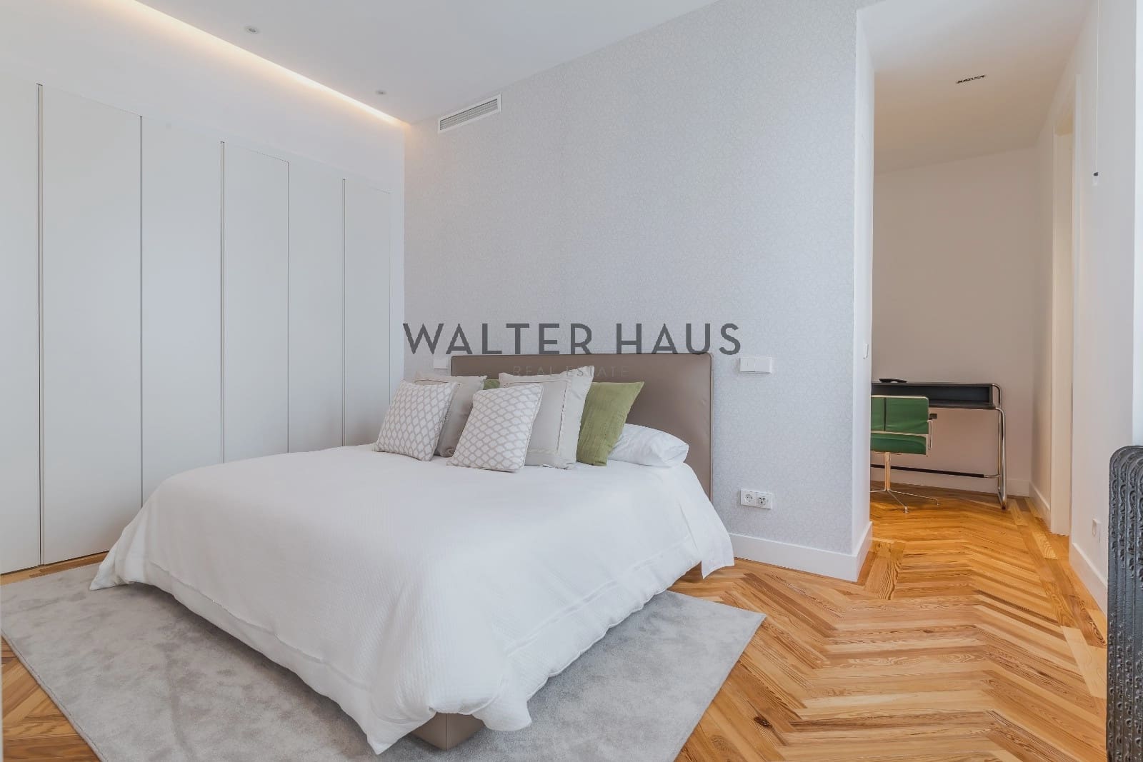 3 bedroom Flat for sale in Madrid city with pool - € 2,400,000 (Ref: 8221773)