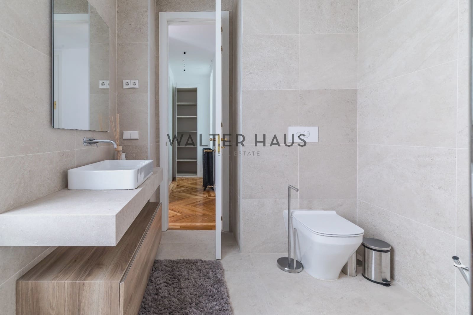 3 bedroom Flat for sale in Madrid city with pool - € 2,400,000 (Ref: 8221773)