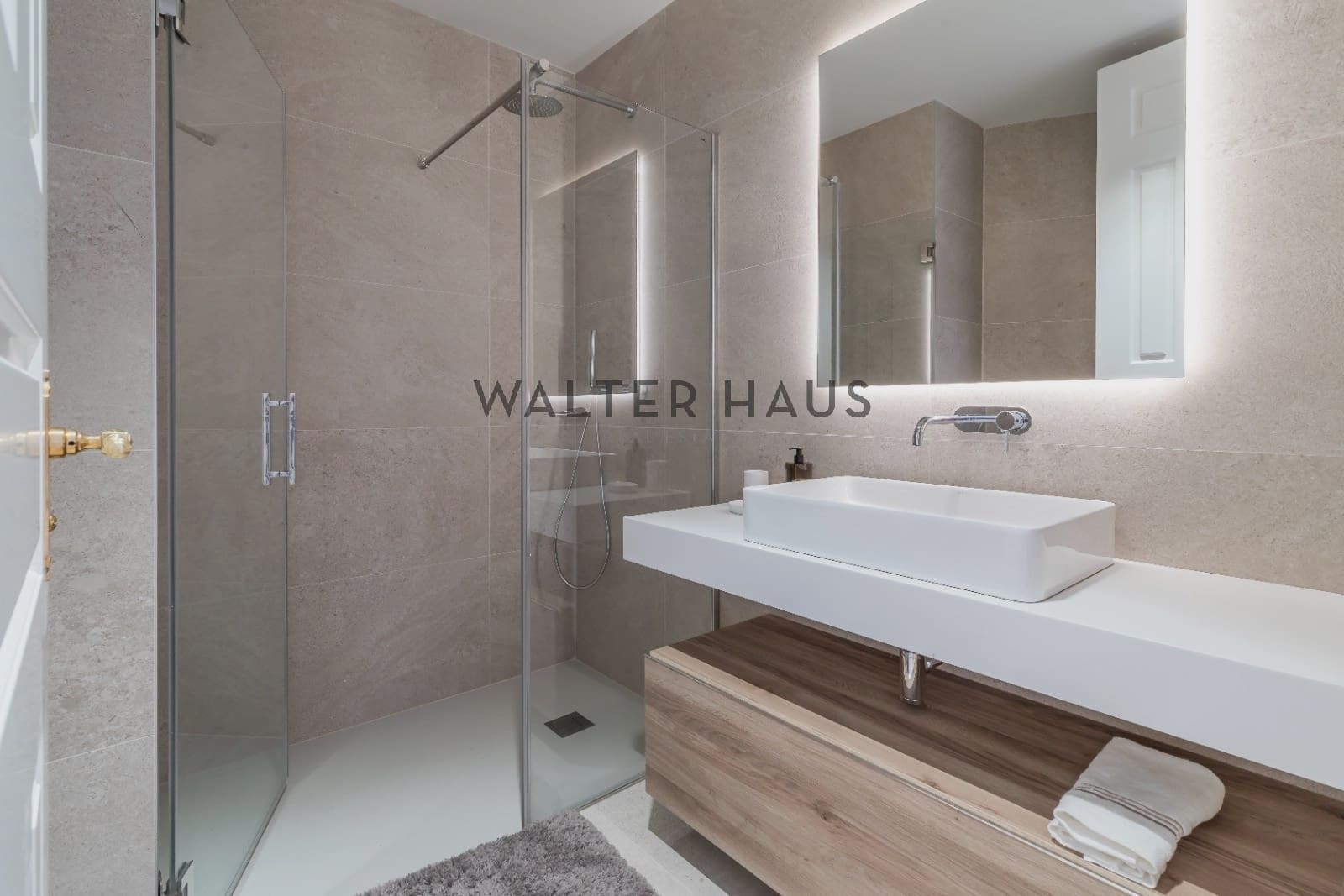 3 bedroom Flat for sale in Madrid city with pool - € 2,400,000 (Ref: 8221773)