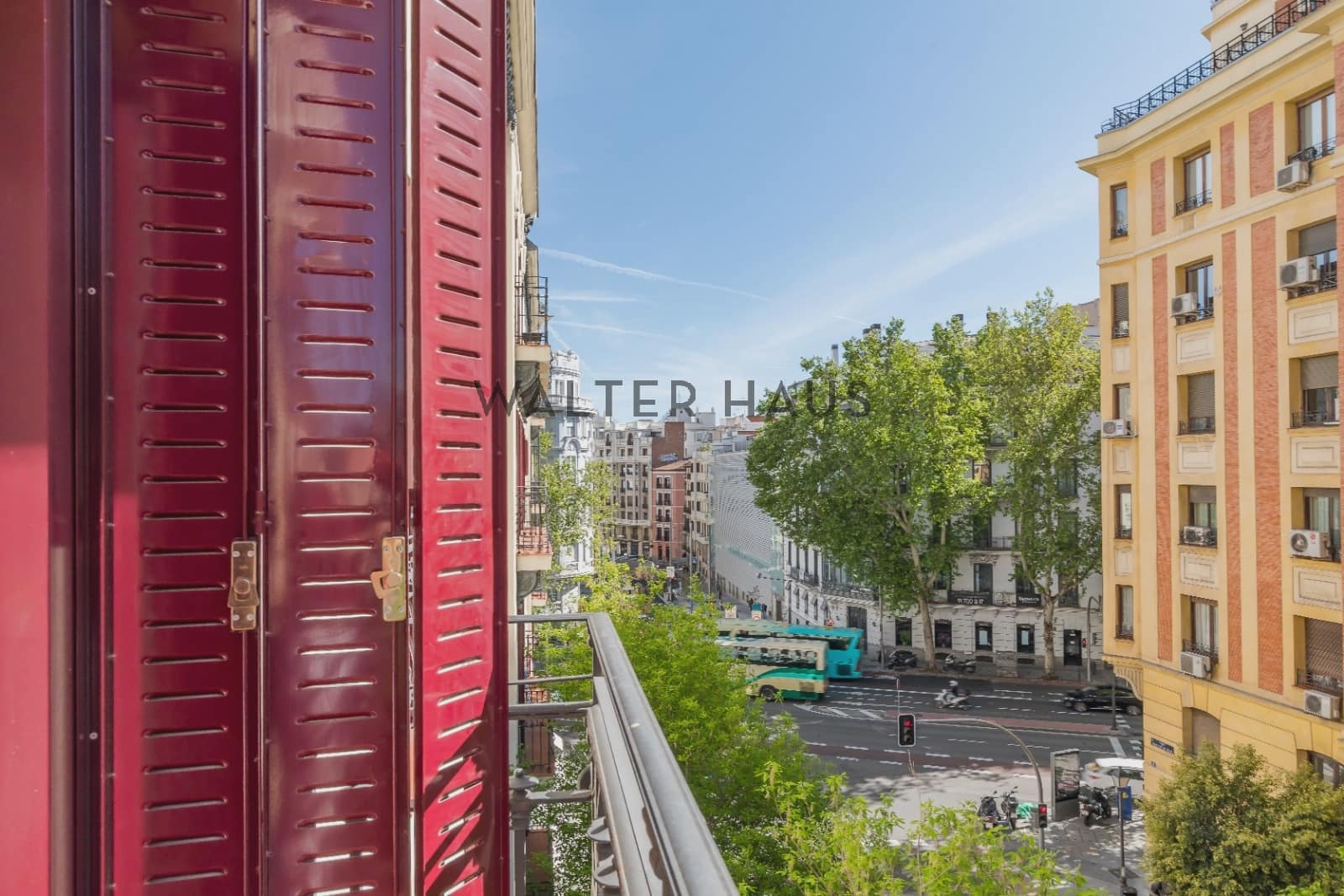 3 bedroom Flat for sale in Madrid city with pool - € 2,400,000 (Ref: 8221773)