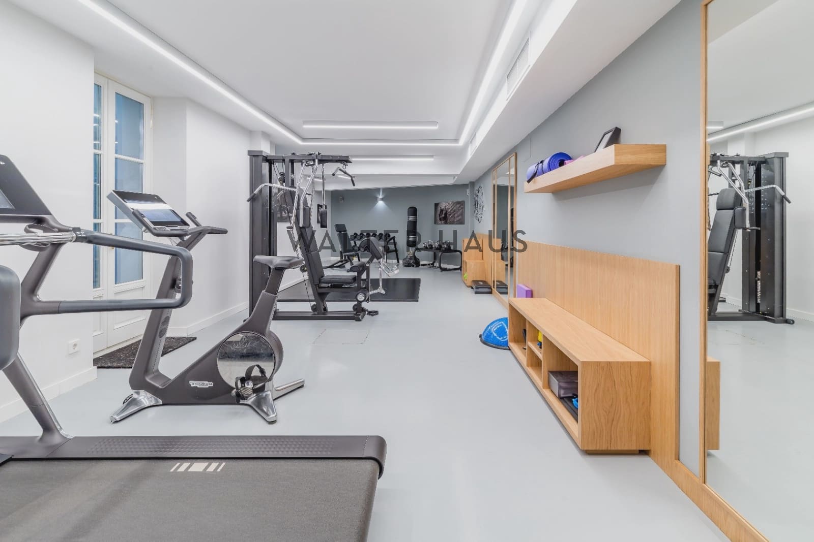 3 bedroom Flat for sale in Madrid city with pool - € 2,400,000 (Ref: 8221773)