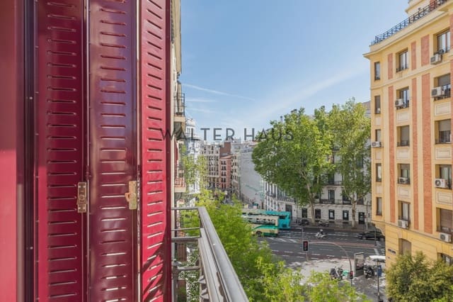 3 bedroom Flat for sale in Trafalgar, Madrid city with pool - € 2,400,000 (Ref: 8221773)