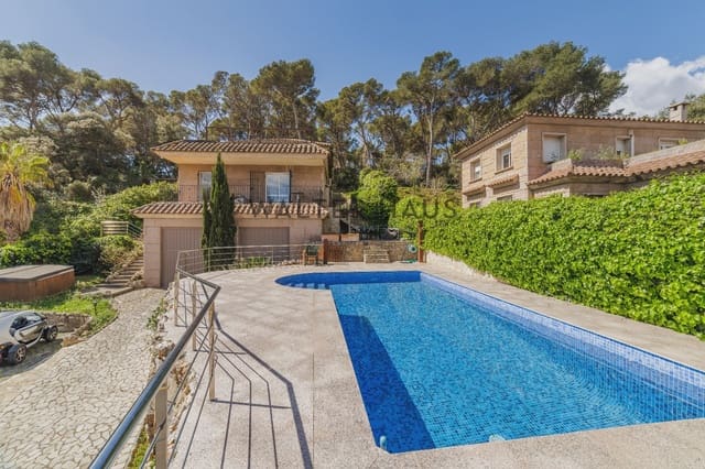 4 bedroom Villa for sale in Calonge i Sant Antoni with pool - € 1,700,000 (Ref: 8223864)