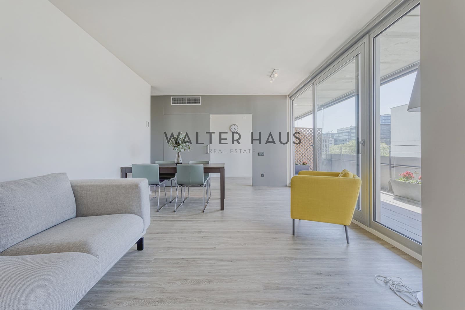 2 soveværelse Lejlighed til salg i Barcelona by med swimmingpool - € 1.300.000 (Ref: 8370191)