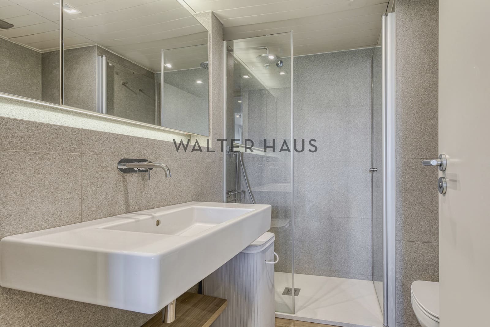 2 soveværelse Lejlighed til salg i Barcelona by med swimmingpool - € 1.300.000 (Ref: 8370191)