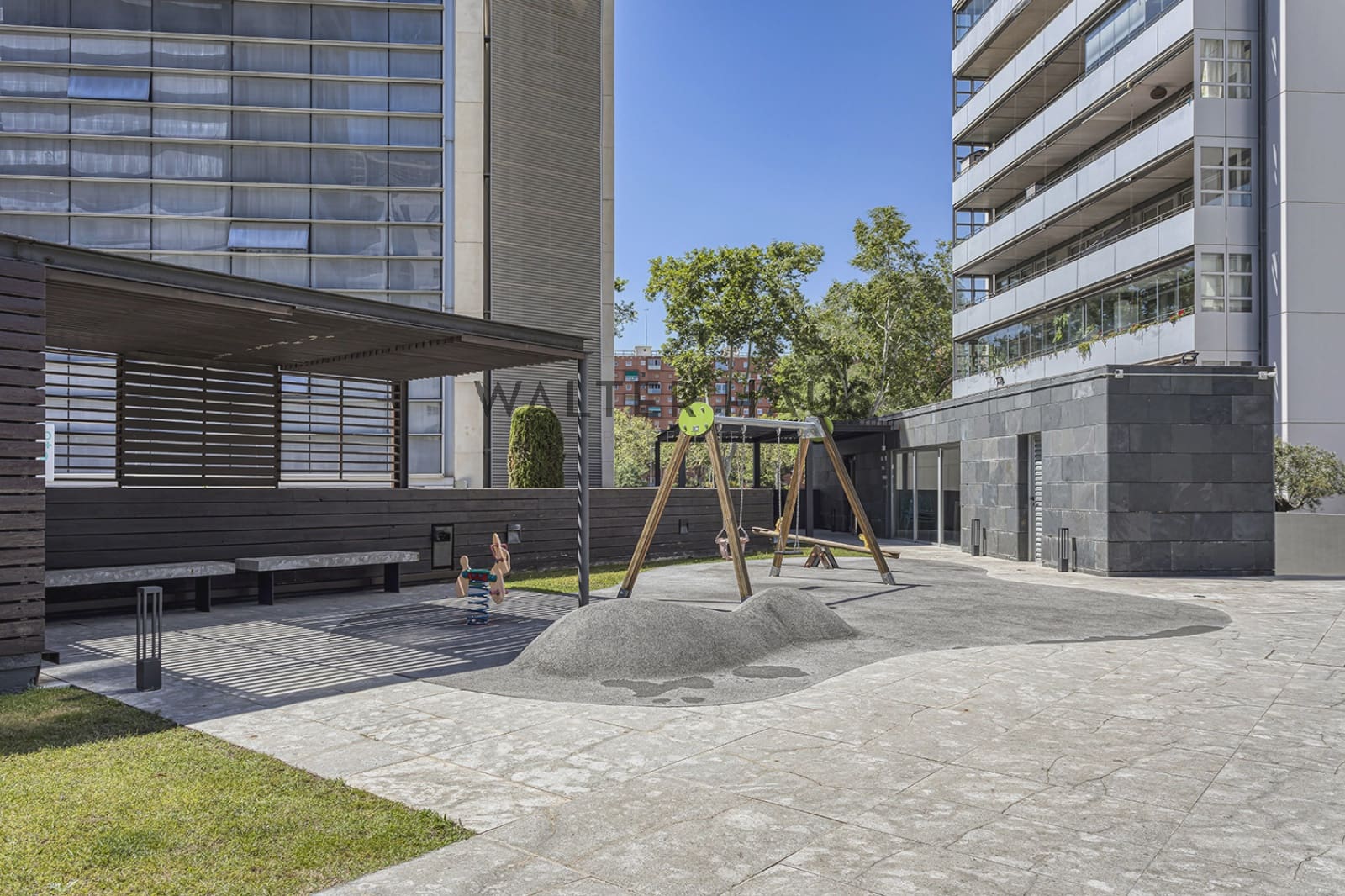 2 soveværelse Lejlighed til salg i Barcelona by med swimmingpool - € 1.300.000 (Ref: 8370191)