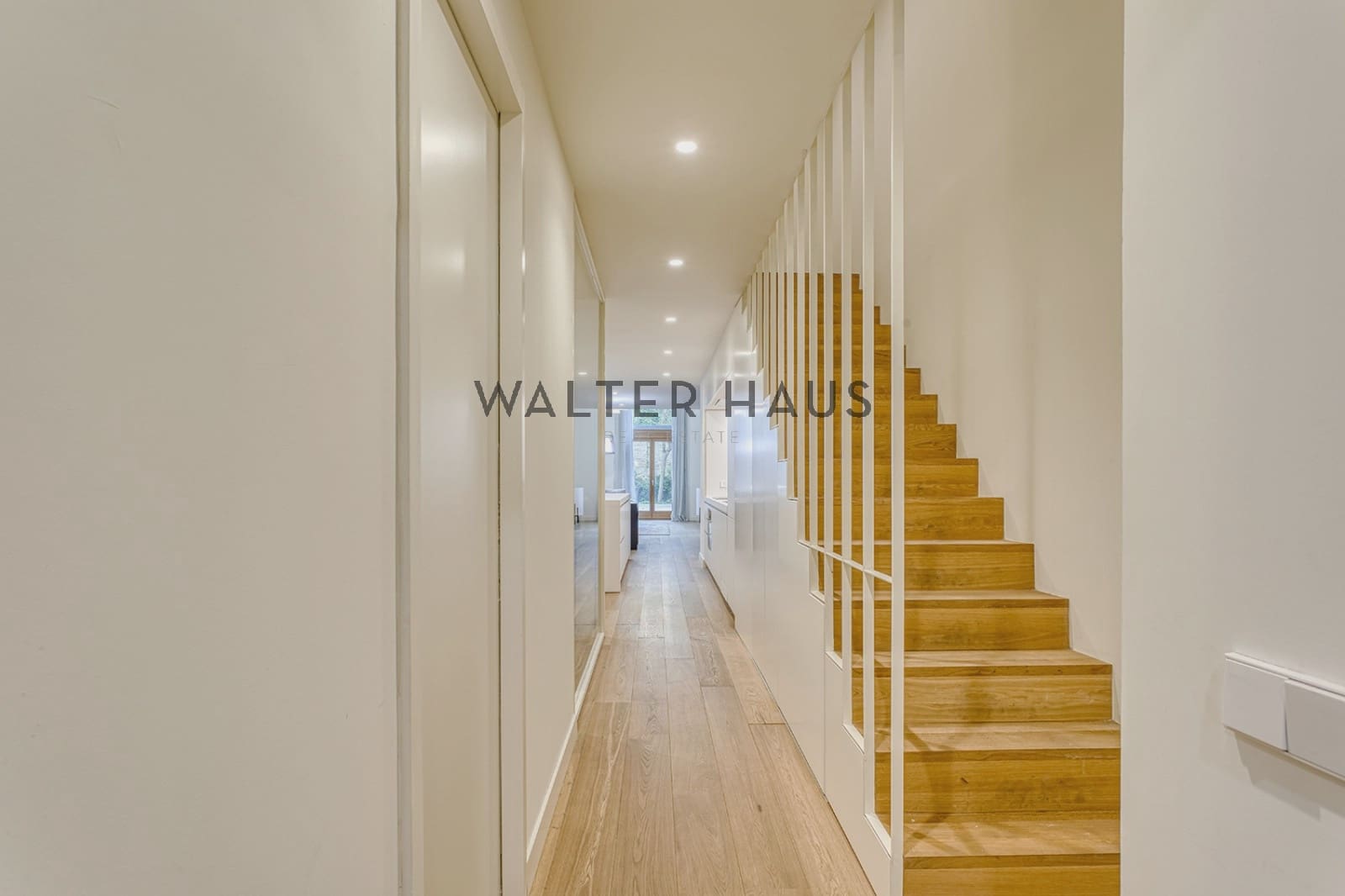 3 bedroom Apartment for sale in Barcelona city - € 2,158,000 (Ref: 8383603)