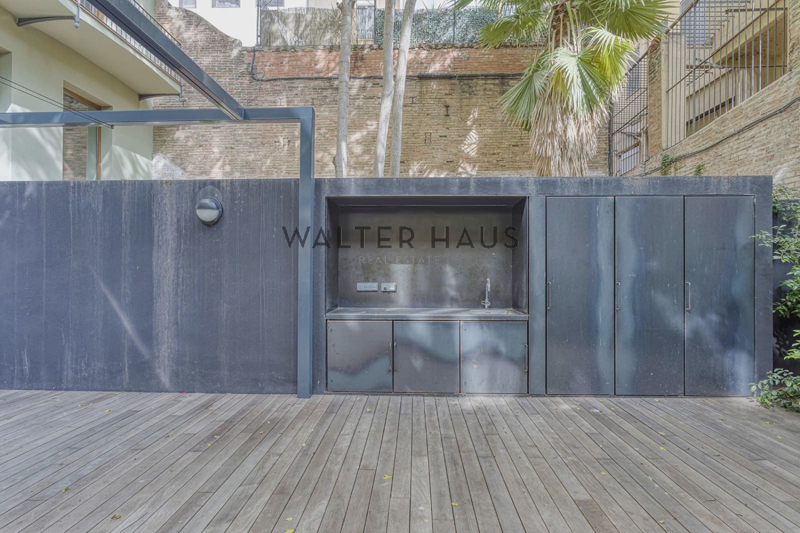 3 bedroom Apartment for sale in Barcelona city - € 2,158,000 (Ref: 8383603)