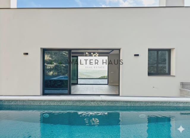 3 slaapkamer Villa te koop in Santa Cristina d'Aro met zwembad - € 849.000 (Ref: 8396174)