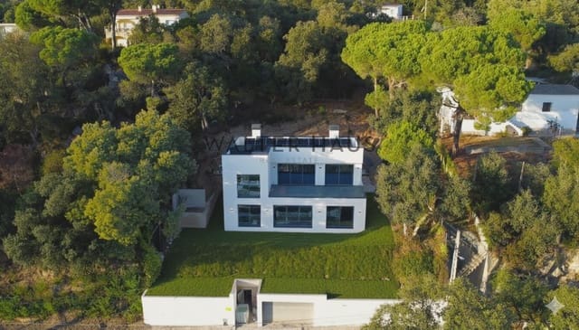 3 slaapkamer Villa te koop in Santa Cristina d'Aro met zwembad - € 849.000 (Ref: 8396174)