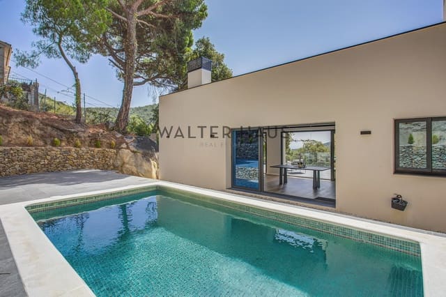 3 soveværelse Villa til salg i Santa Cristina d'Aro - € 945.000 (Ref: 8396174)
