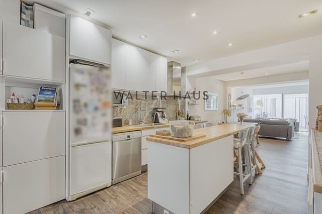 3 sovrum Villa till salu i El Poblenou, Barcelona stad - 970 000 € (Ref: 8426747)