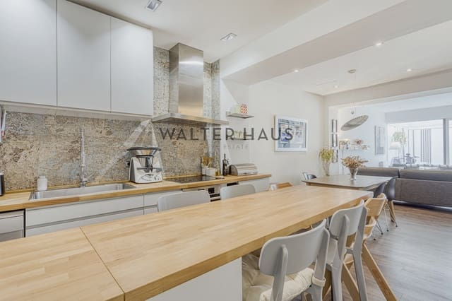 3 sovrum Villa till salu i El Poblenou, Barcelona stad - 970 000 € (Ref: 8426747)