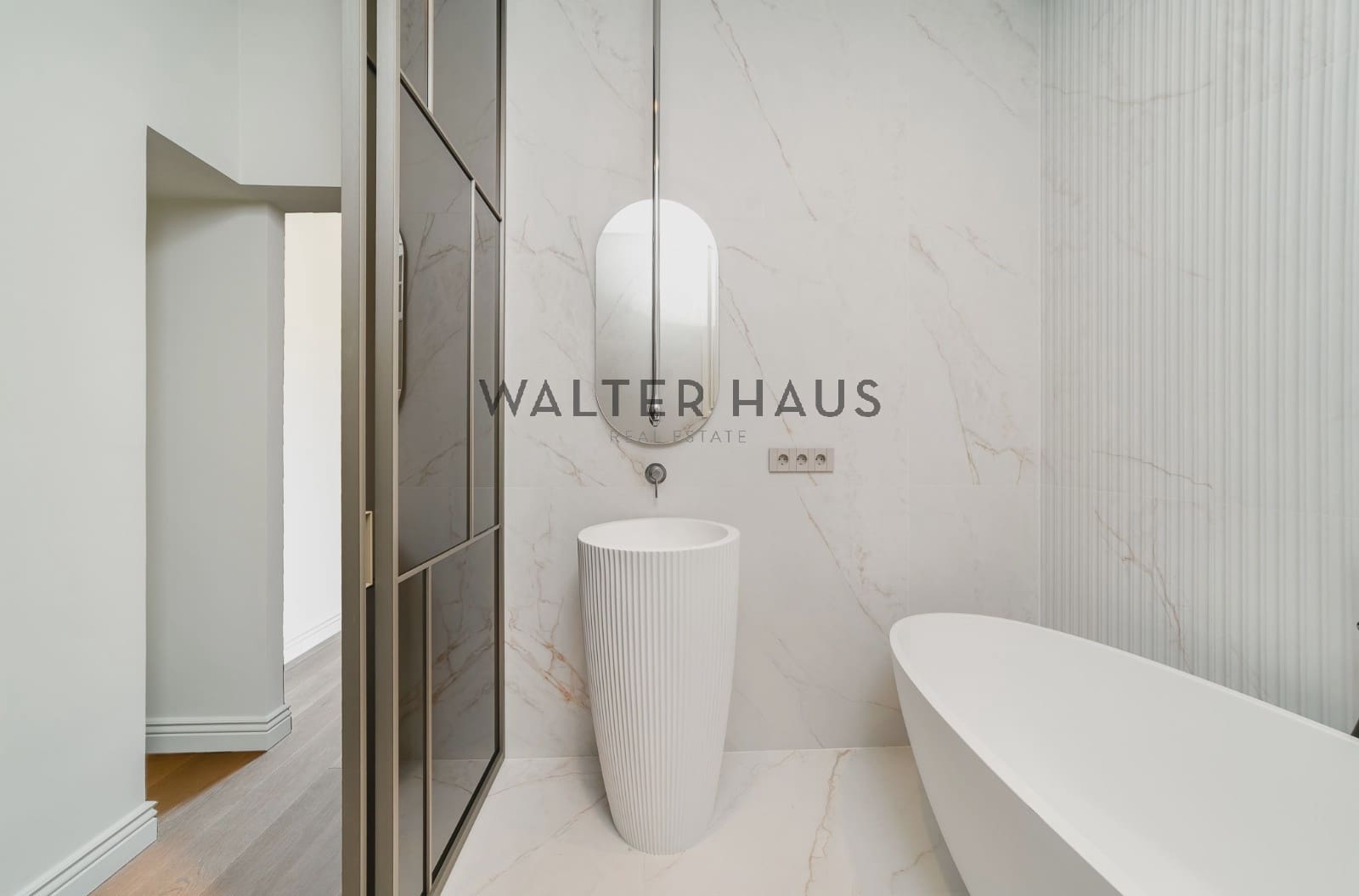 4 soveværelse Lejlighed til salg i Barcelona by - € 1.750.000 (Ref: 8438225)