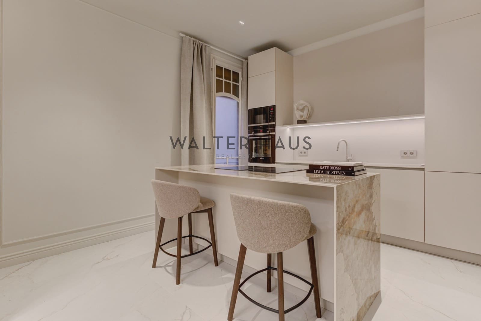 4 soveværelse Lejlighed til salg i Barcelona by - € 1.750.000 (Ref: 8438225)