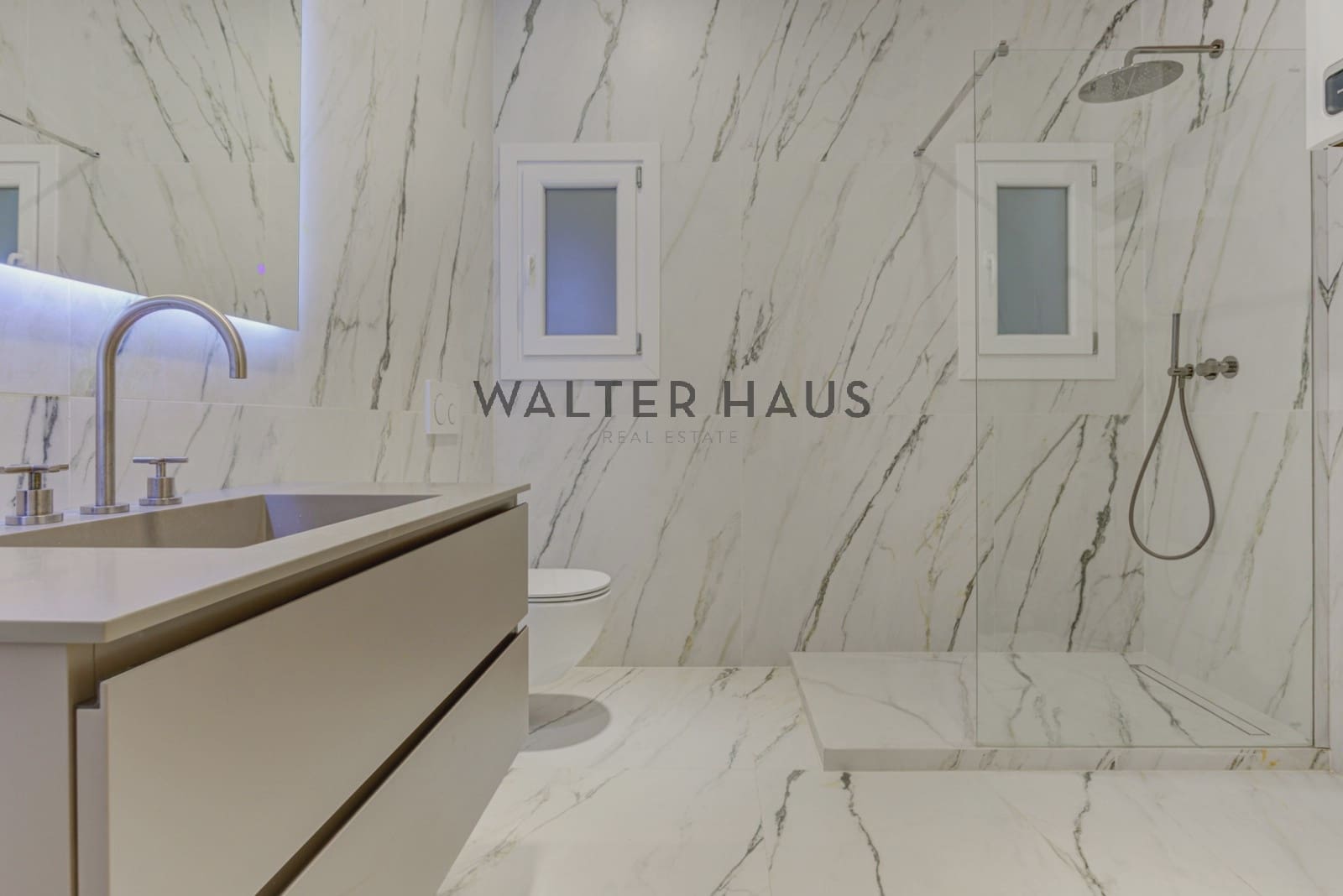 4 soveværelse Lejlighed til salg i Barcelona by - € 1.750.000 (Ref: 8438225)