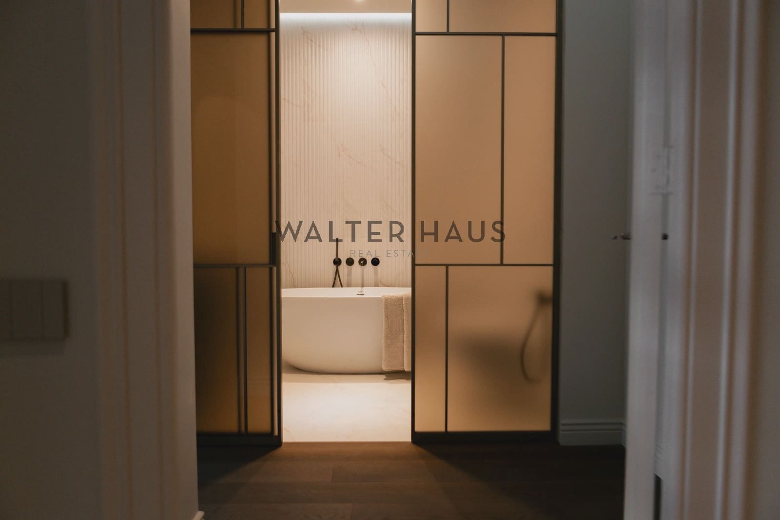 4 soveværelse Lejlighed til salg i Barcelona by - € 1.790.000 (Ref: 8438225)