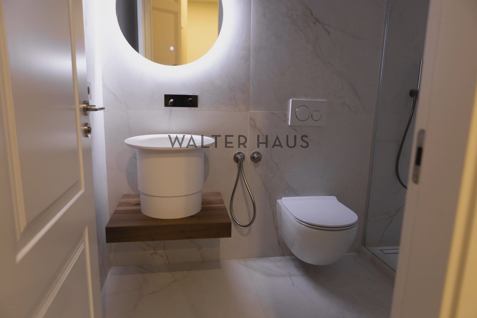 4 soveværelse Lejlighed til salg i Barcelona by - € 1.790.000 (Ref: 8438225)