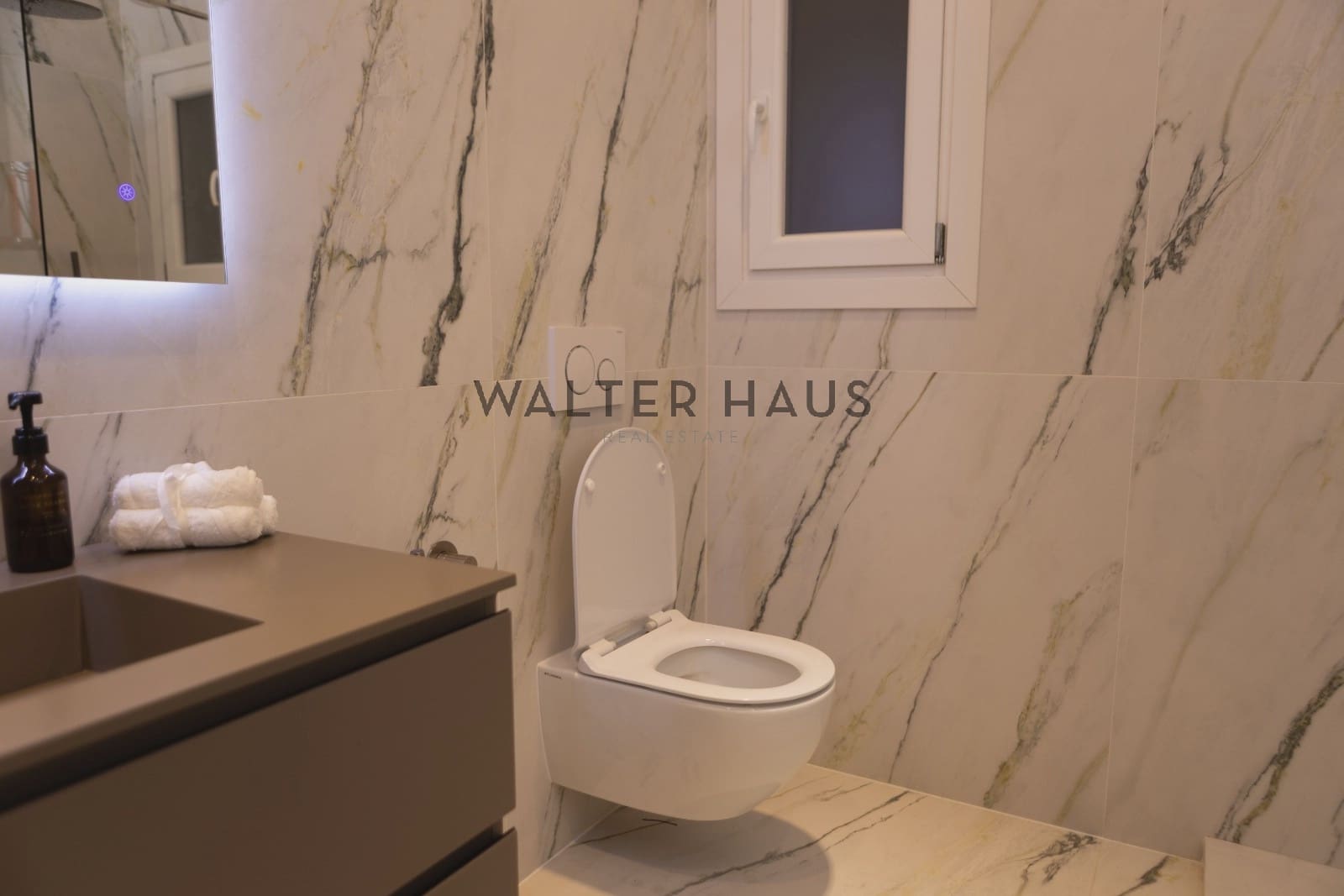 4 soveværelse Lejlighed til salg i Barcelona by - € 1.790.000 (Ref: 8438225)